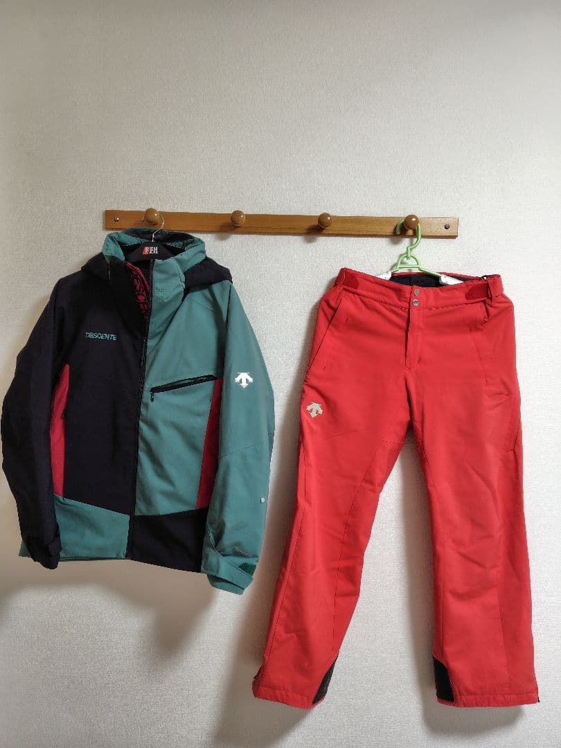 DESCENTE スキーウェアセット 緑/赤