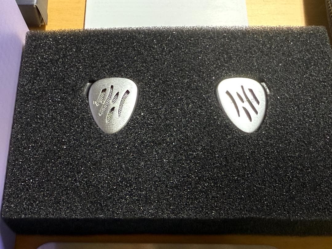 BQEYZ Wind 4.4mmバランス シルバー 美品 付属品完備 骨伝導