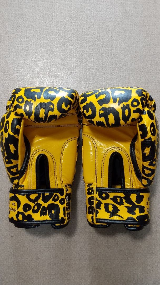 本革製WINDYボクシンググローブ 8oz 黄色＆黒 ヒョウ柄 新品