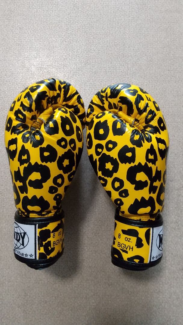 本革製WINDYボクシンググローブ 8oz 黄色＆黒 ヒョウ柄 新品