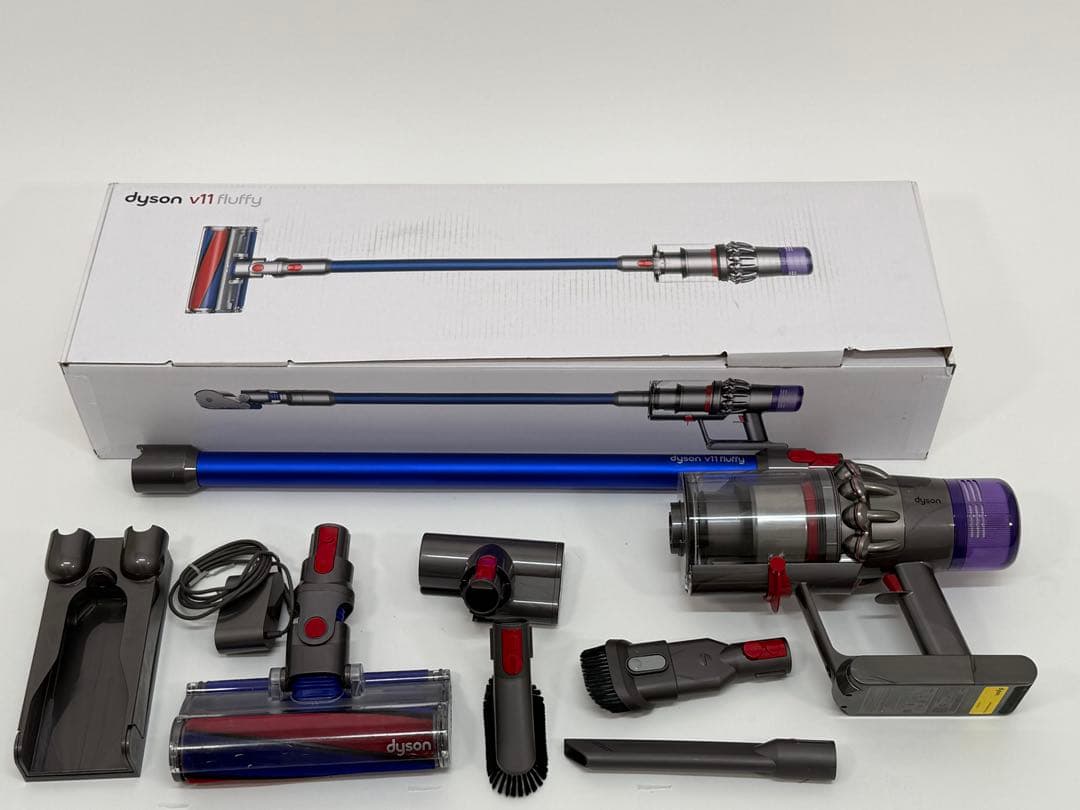 Dyson V11 （SV14）掃除機 各種アタッチメント付き　V11-01