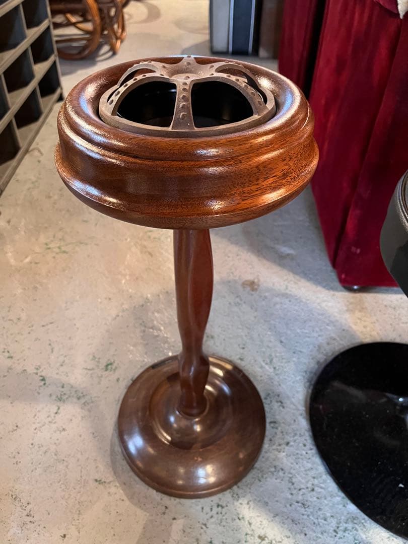 ニ*輩様 ヴィンテージ木製スタンド式灰皿/オールドマルニ