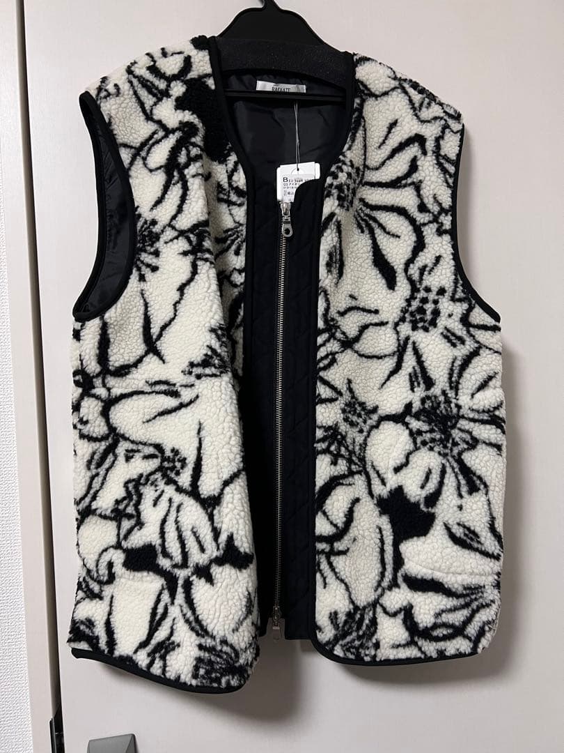 【新品未使用】RADIATE フラワーパターンボアベスト
