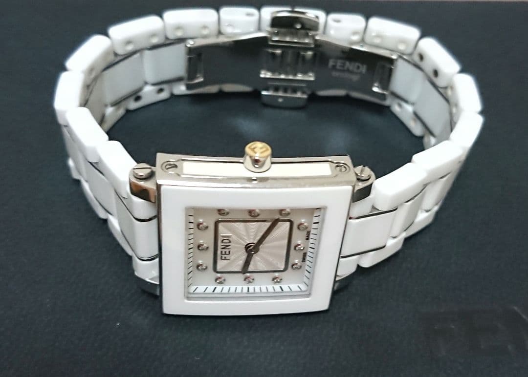 【美品】【希少】FENDI 　12pダイヤシェル　セラミック　レディース腕時計