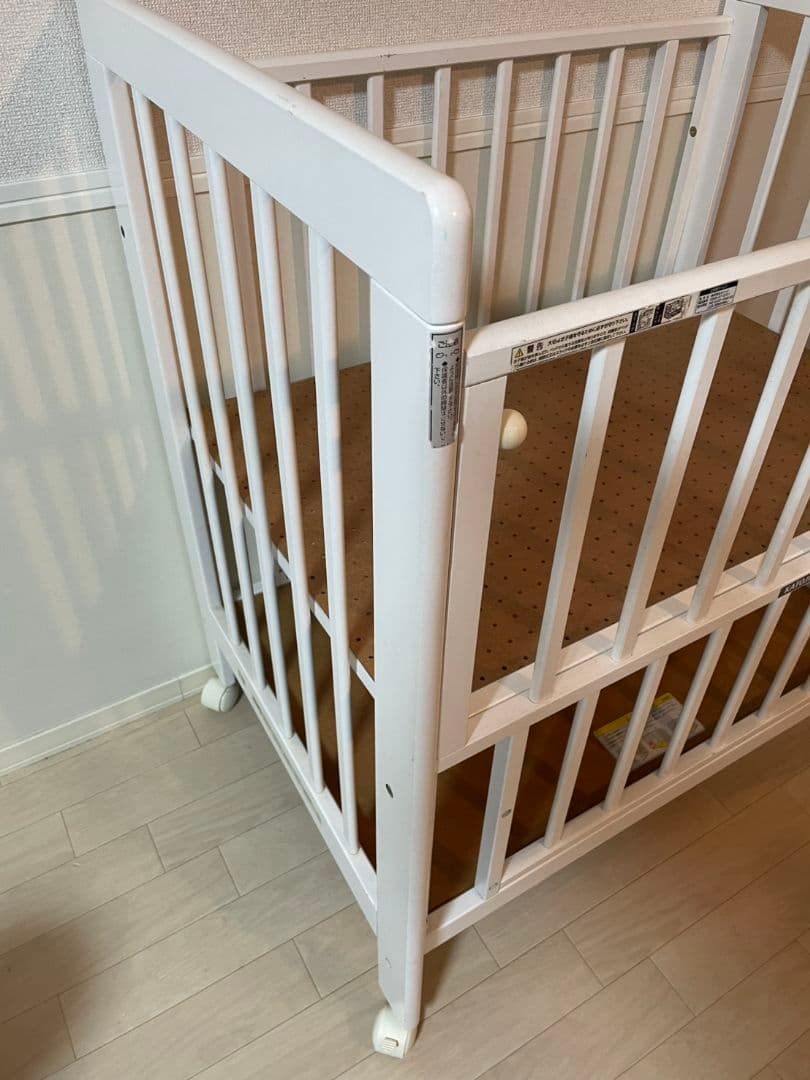 カトージ ハイシートミニベビーベッド ハイタイプ 床板調節可能 収納棚付
