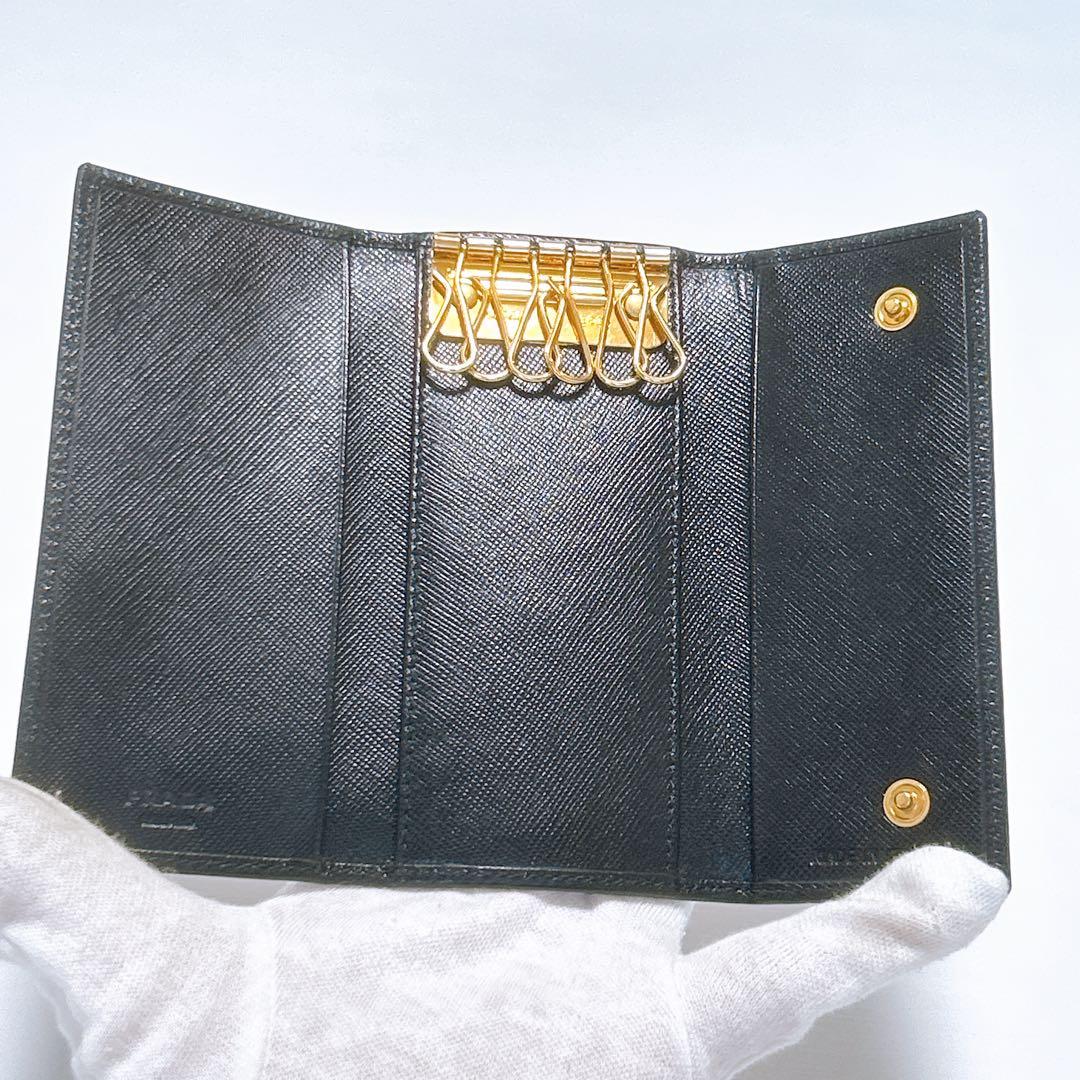 新品未使用✨プラダ キーケース 6連 サフィアーノ 三角ロゴ ゴールド