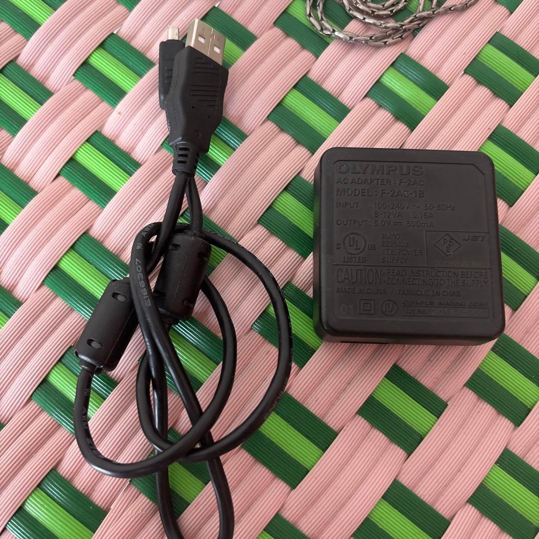 充電器付　OLYMPUS コンパクトデジタルカメラ SH-25MR