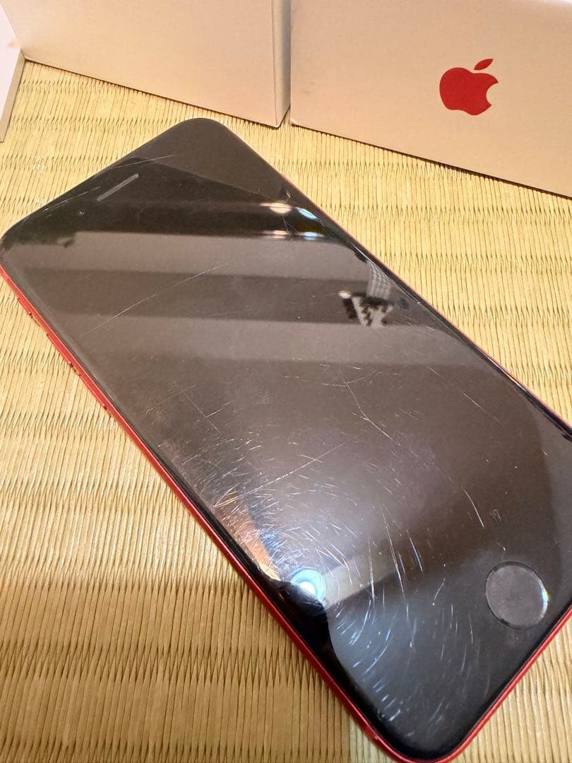 iPhone SE RED SIMロック　iPhone8