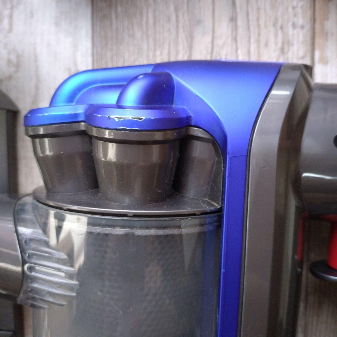 Dyson スティッククリーナー本体と付属品 部品取りとして　ご購入下さい。