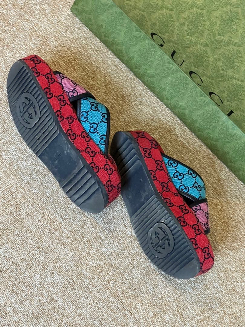 GUCCI グッチ　ロゴ　厚底サンダル 36.5