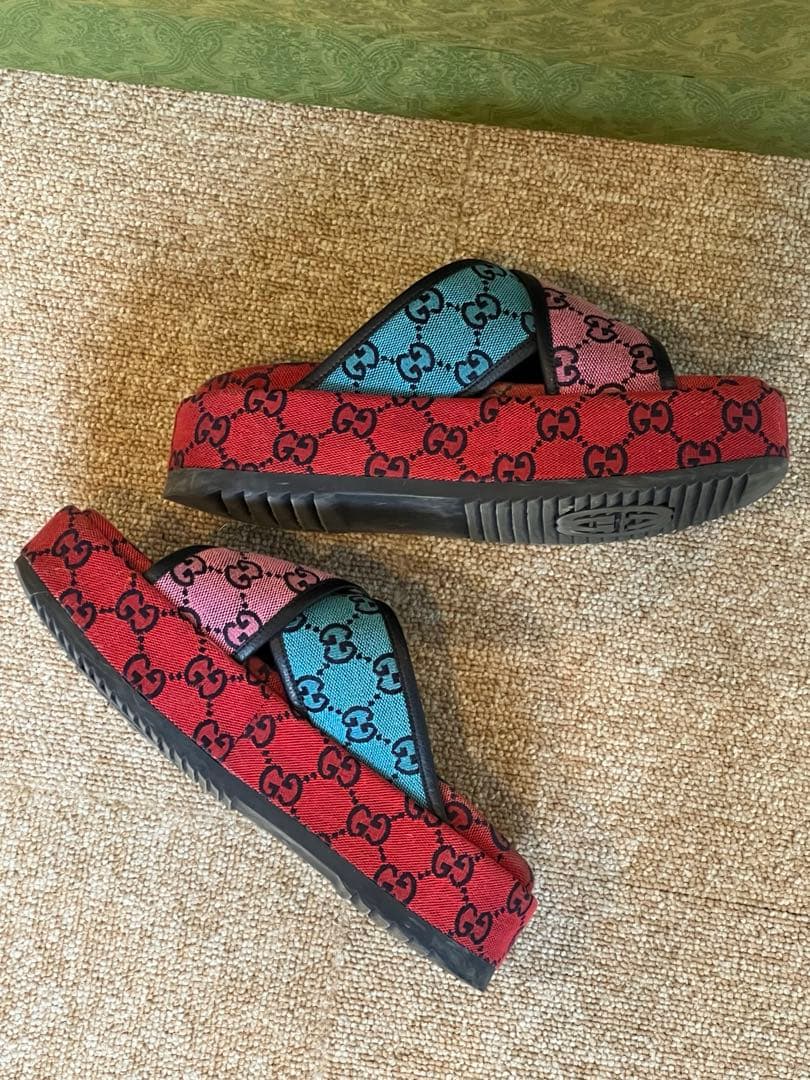 GUCCI グッチ　ロゴ　厚底サンダル 36.5