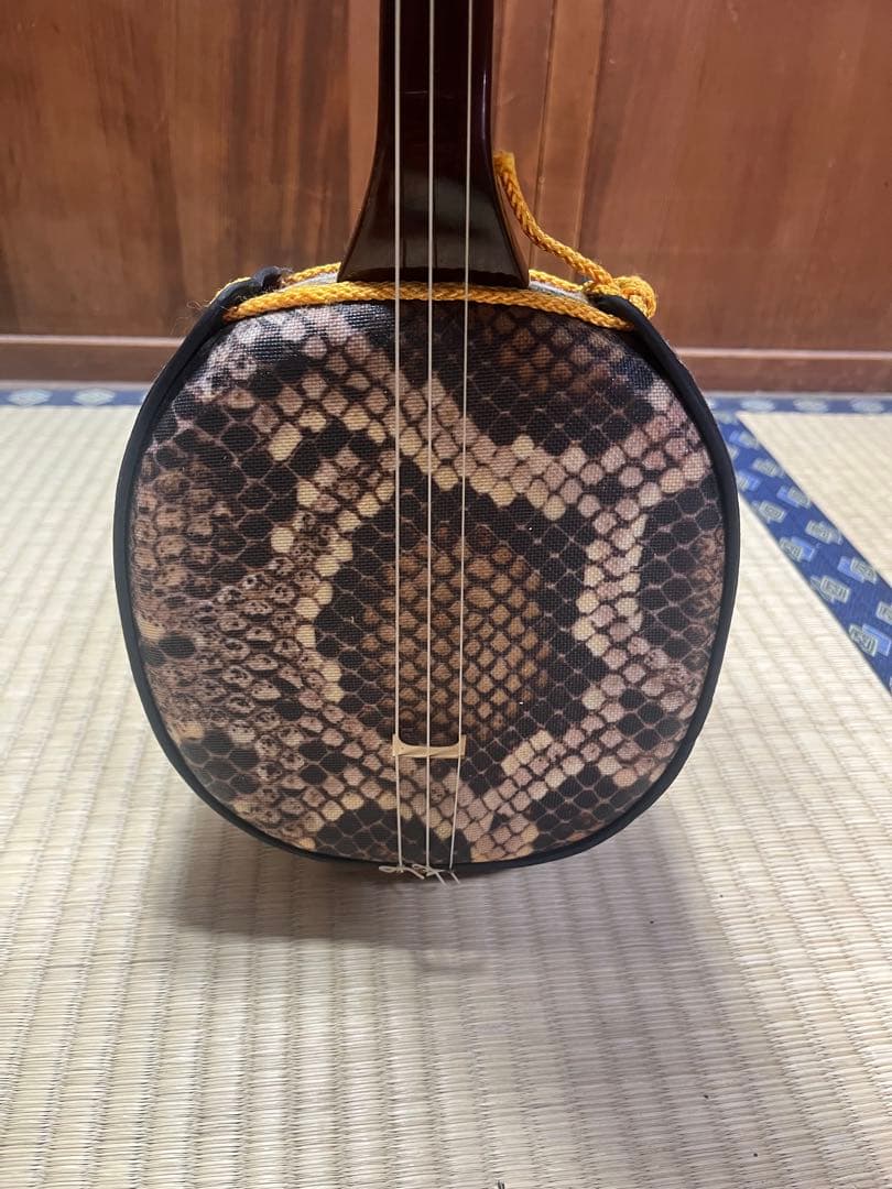 三線 人工皮　ストラップ付き　美品