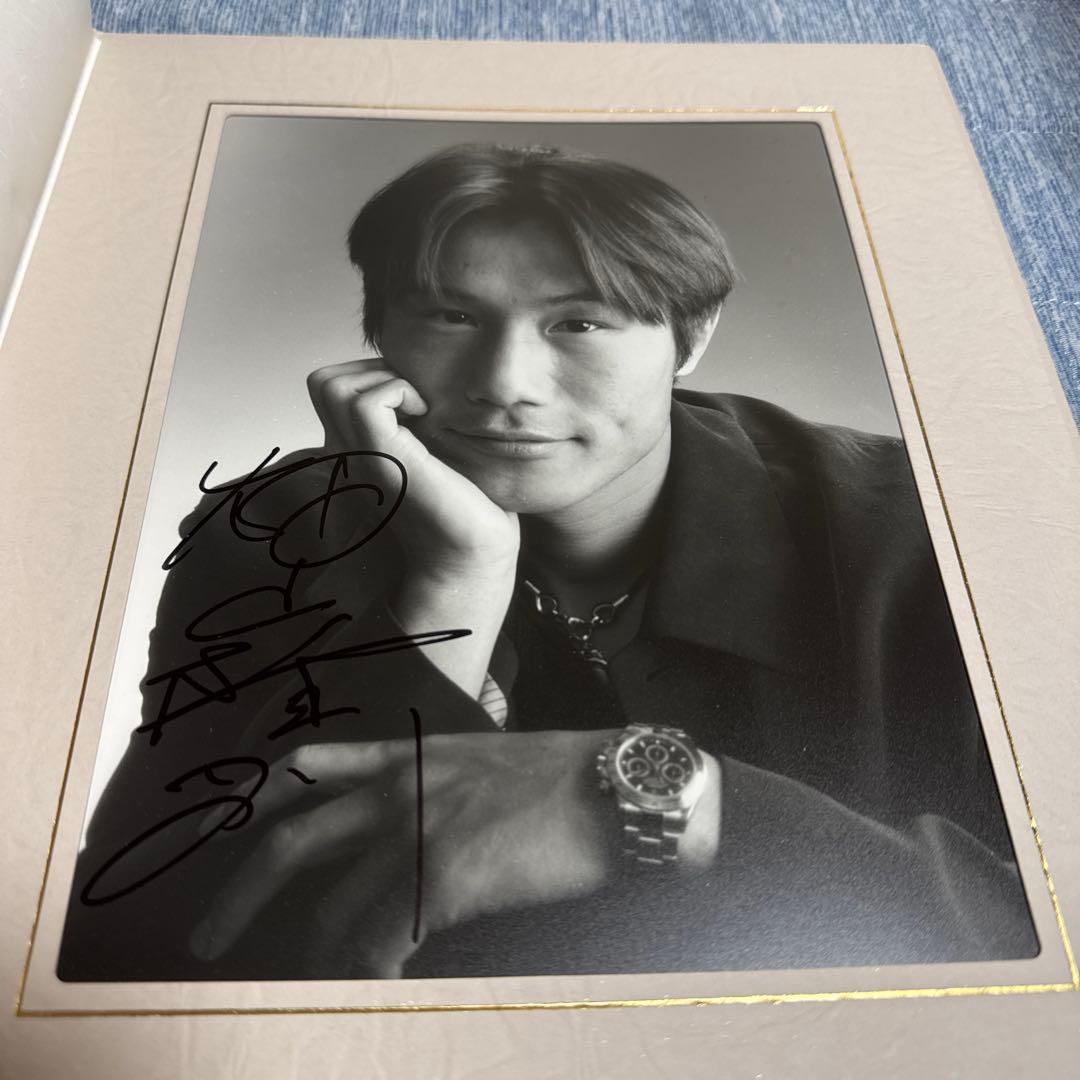 畑山隆則直筆サインモノクロ写真