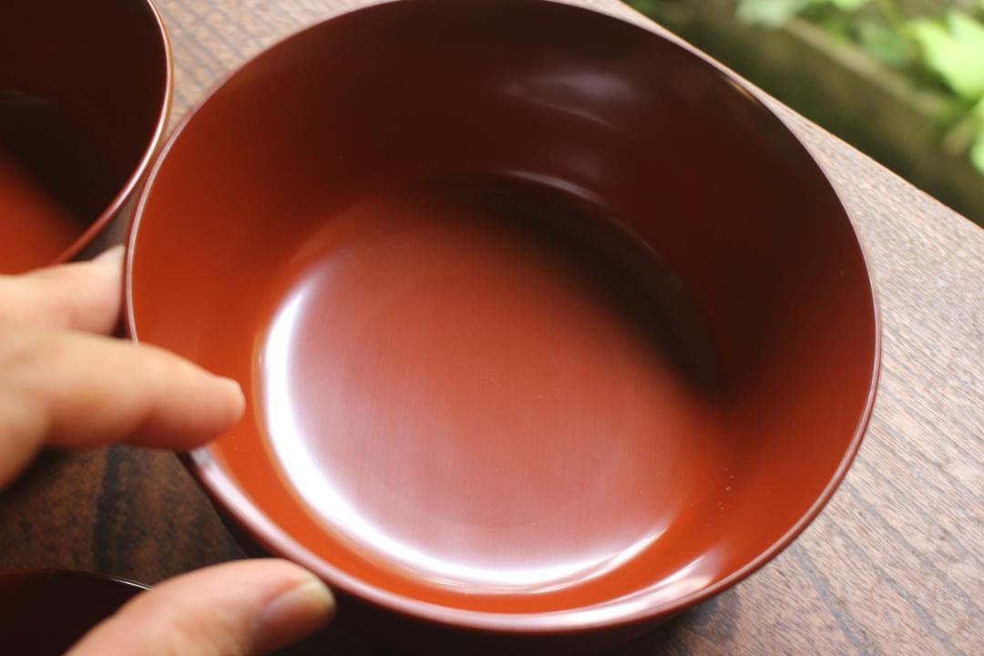 デッドストック！深みある朱漆に優美な梅蒔絵の映えるお椀2点（検輪島塗京塗雑煮椀