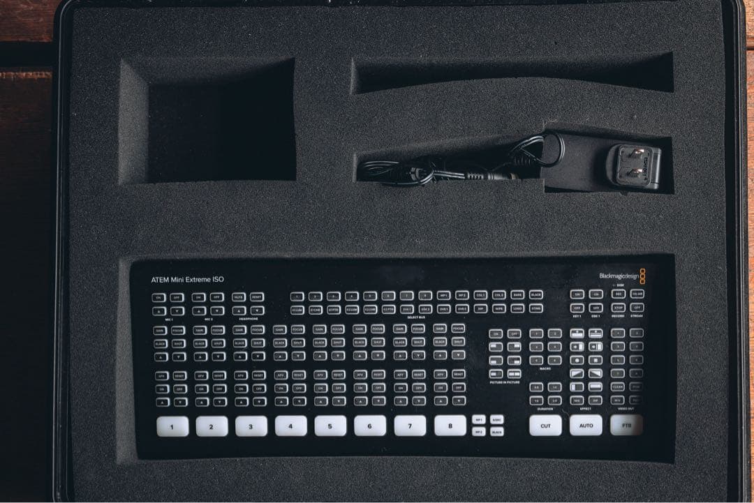 ATEM Mini Extreme ISO スイッチャー　防水キャリーケース付