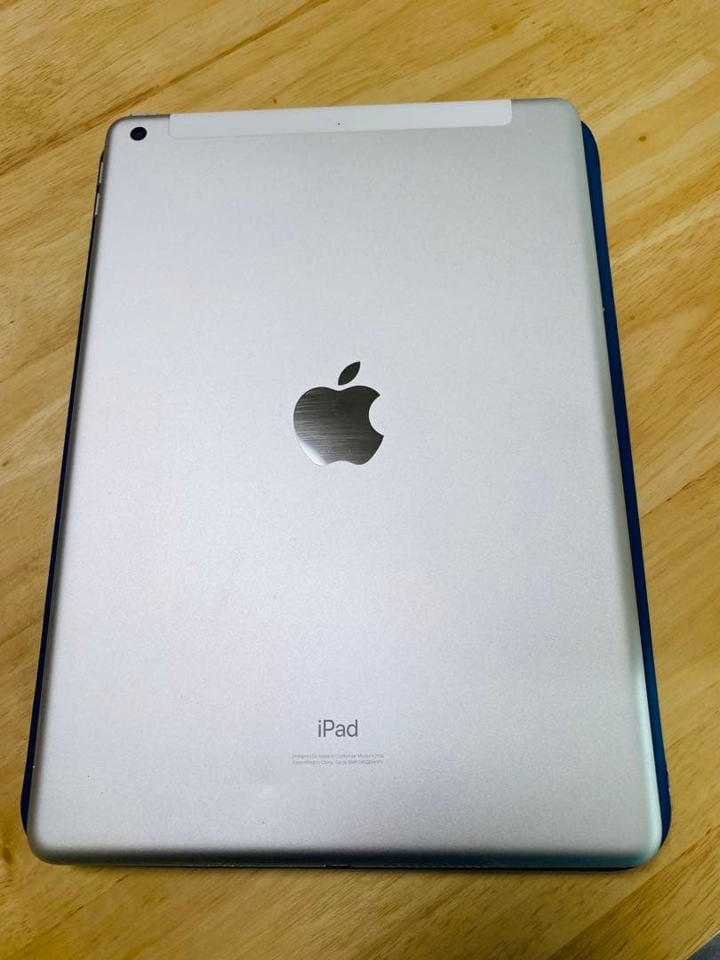 Apple iPad (第7世代) 32GB セルラーモデル