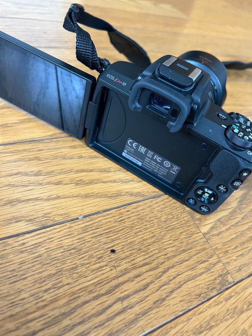 Canon EOS M ミラーレス一眼 カメラ