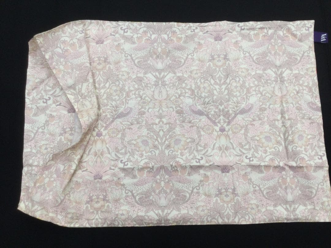 V＆A　いちご泥棒　掛けふとんカバーNo.107 ＆ 枕カバーNo.55 　2組