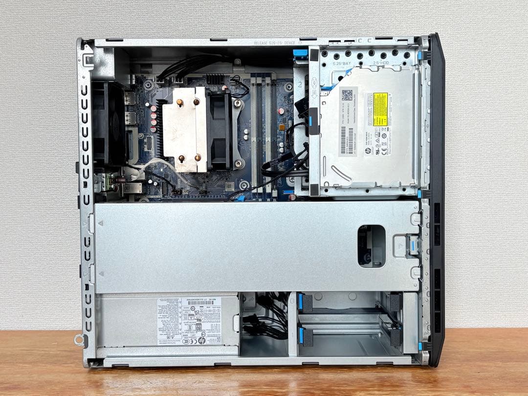 ベアボーン状態のHP Z2 Tower G5 （Xeon W-1250付き）