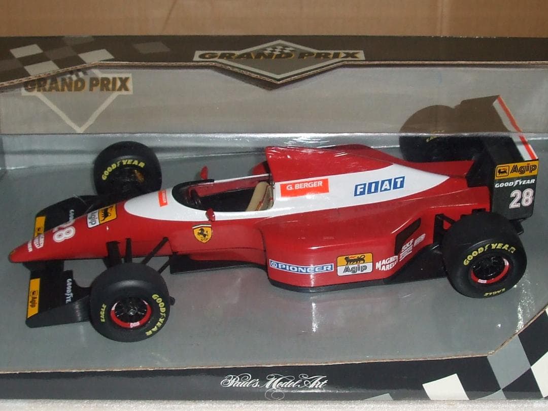 ミニチャンプス　１／１８　フェラーリ　F93A　＃２８　ベルガー　ノードライバー