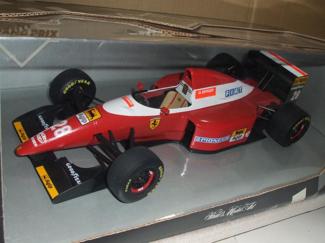 ミニチャンプス　１／１８　フェラーリ　F93A　＃２８　ベルガー　ノードライバー