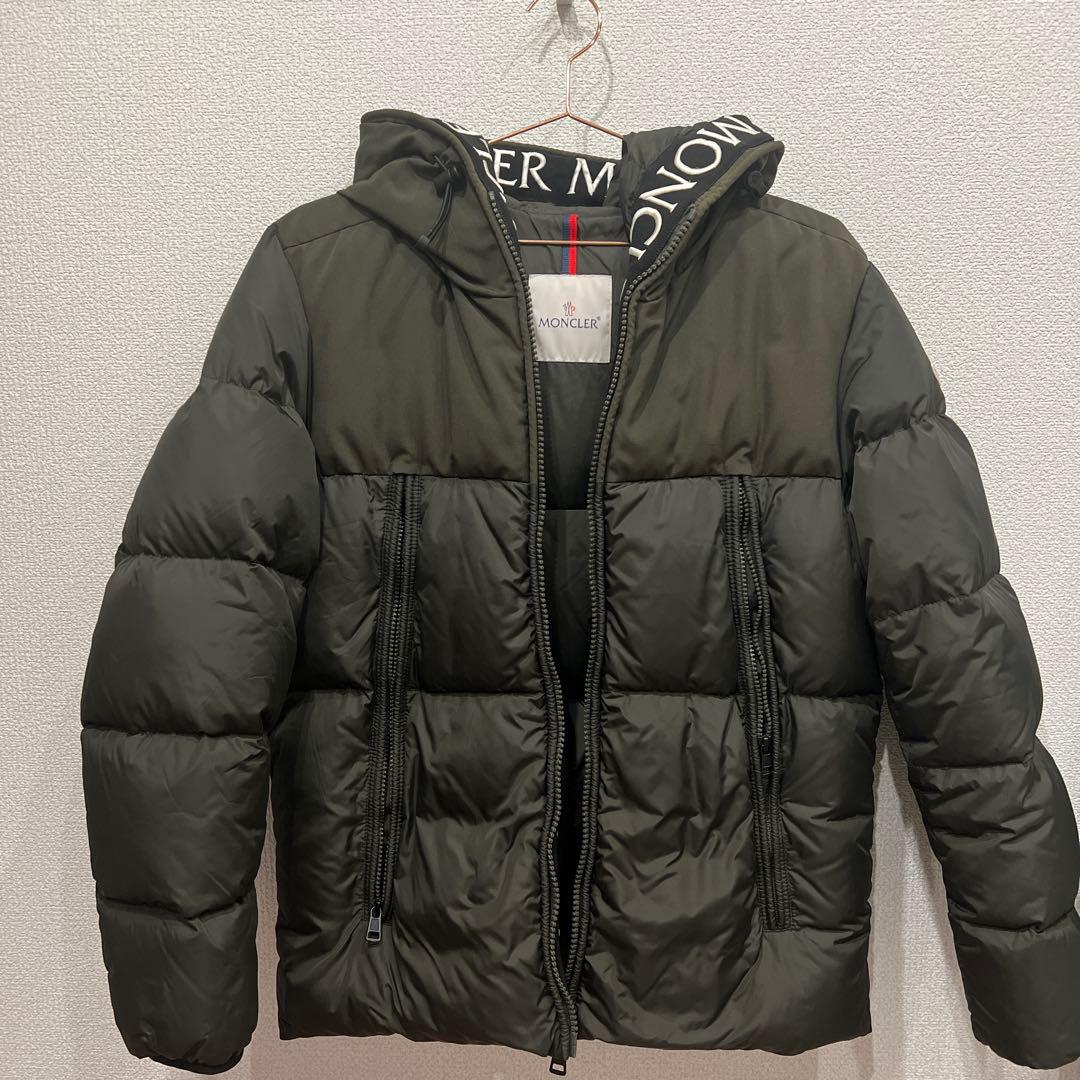 た*う様 【QR鑑定済】MONCLER フード付きダウンジャケット オリーブグリ