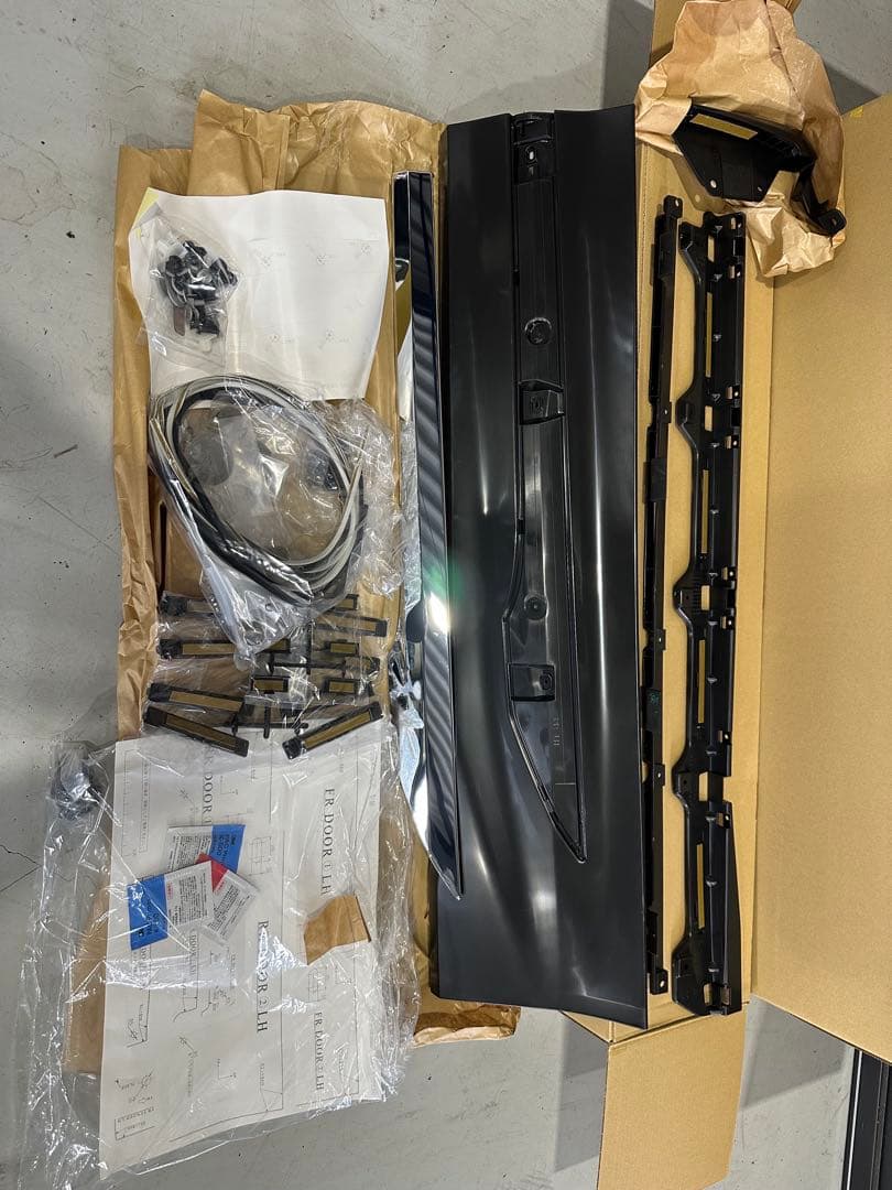 アルファード・ヴェルファイア40系 モデリスタサイドスカート