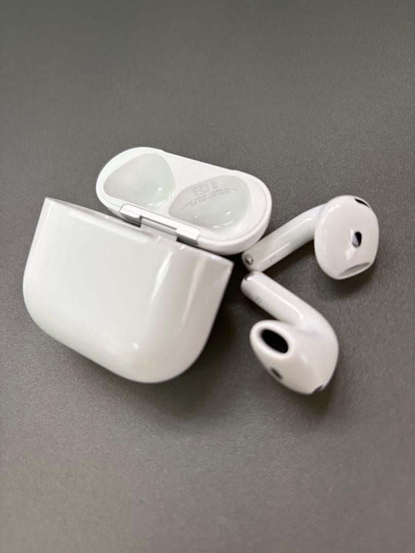 【訳あり】 AirPods 第4世代/ノイズキャンセリング対応/<No1909>