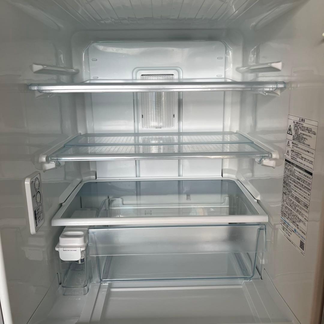 配送設置無料　TOSHIBA 大型冷蔵庫 330L 自動製氷機能付き