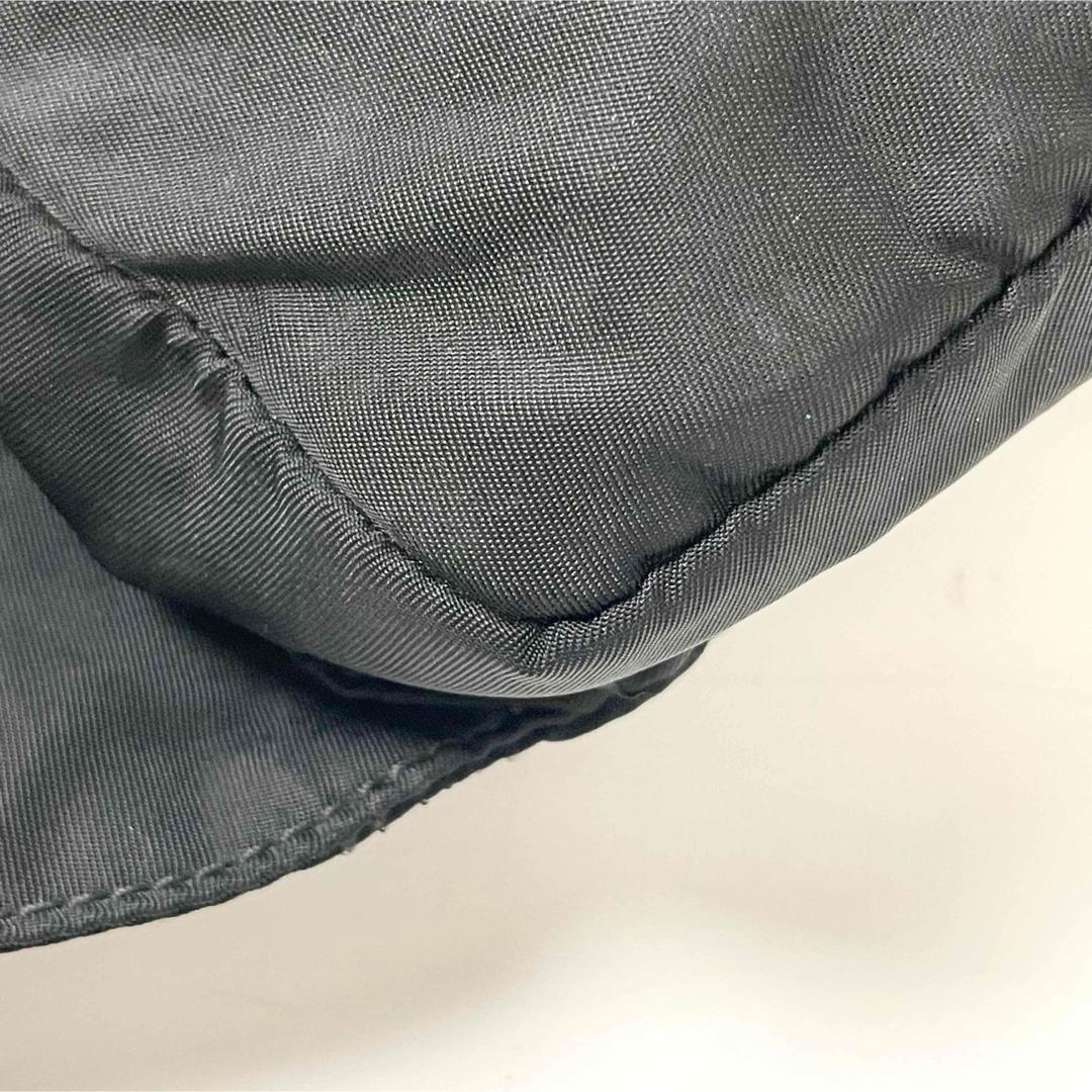 てらプラダ　三角ロゴ　ナイロン　ボディバッグ　ブラック