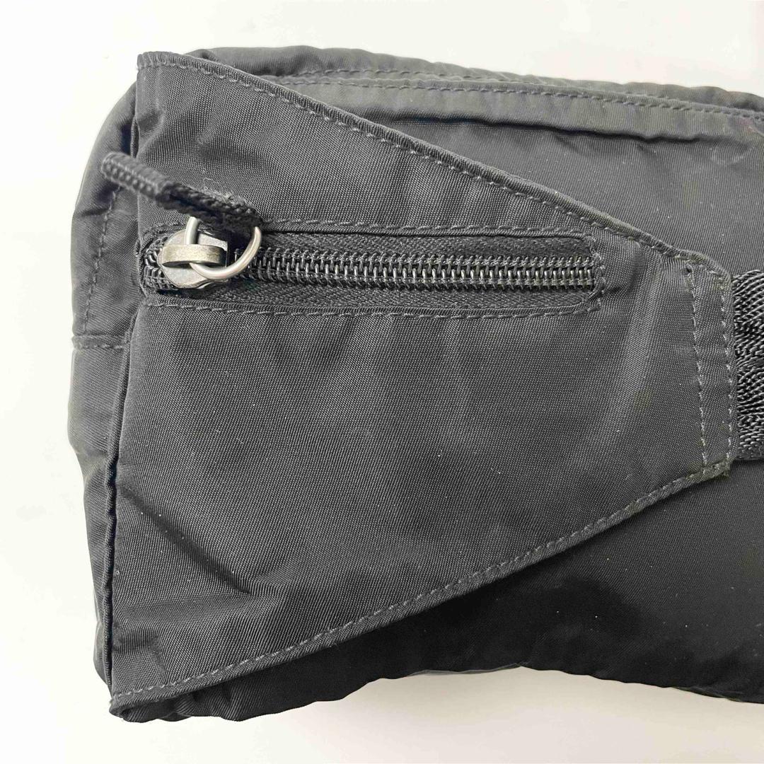 てらプラダ　三角ロゴ　ナイロン　ボディバッグ　ブラック