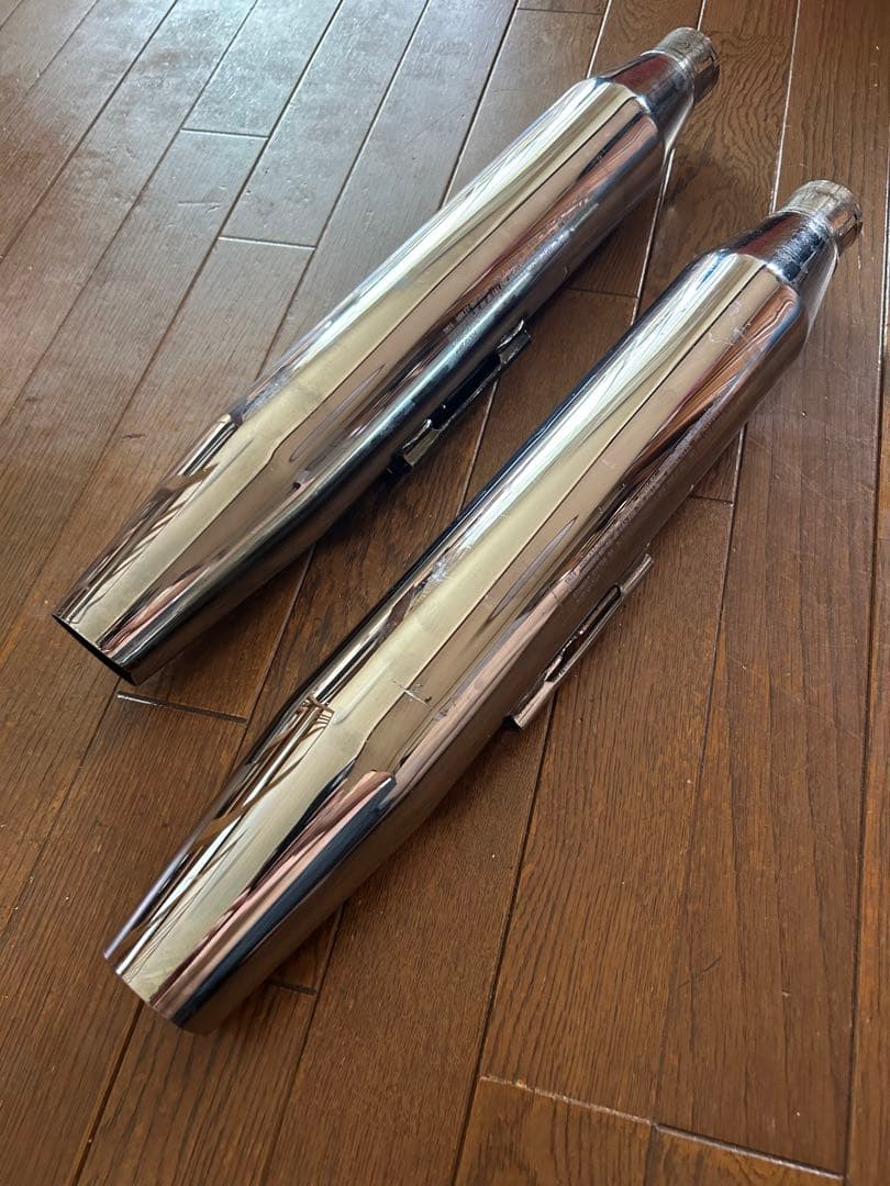 ハーレー　ダイナ　北米マフラーパンチアウト