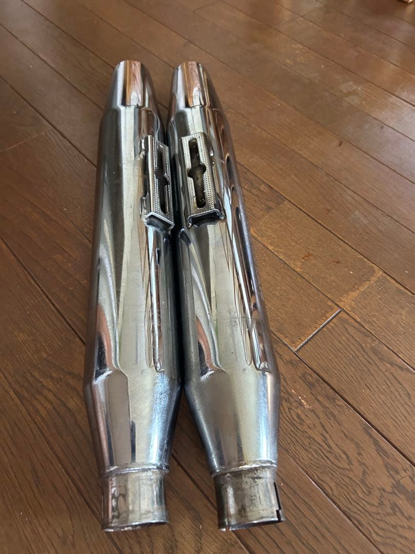 ハーレー　ダイナ　北米マフラーパンチアウト