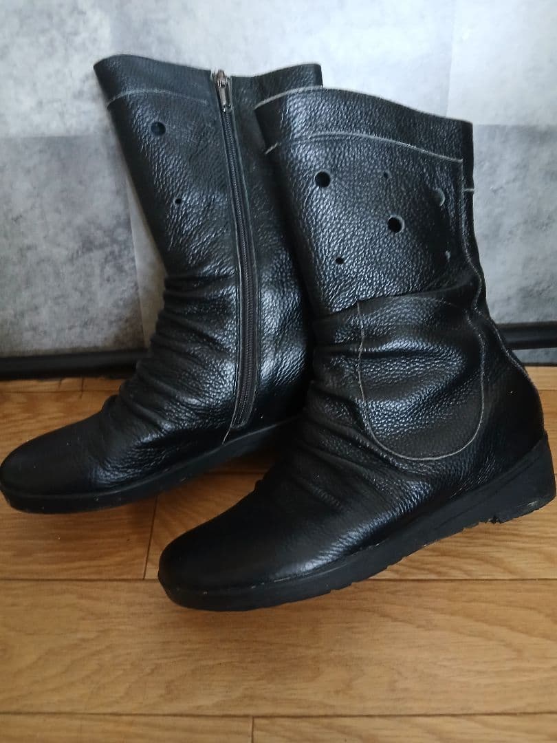 センソユニコ慈雨ブラックレザー ブーツ 24.0cm