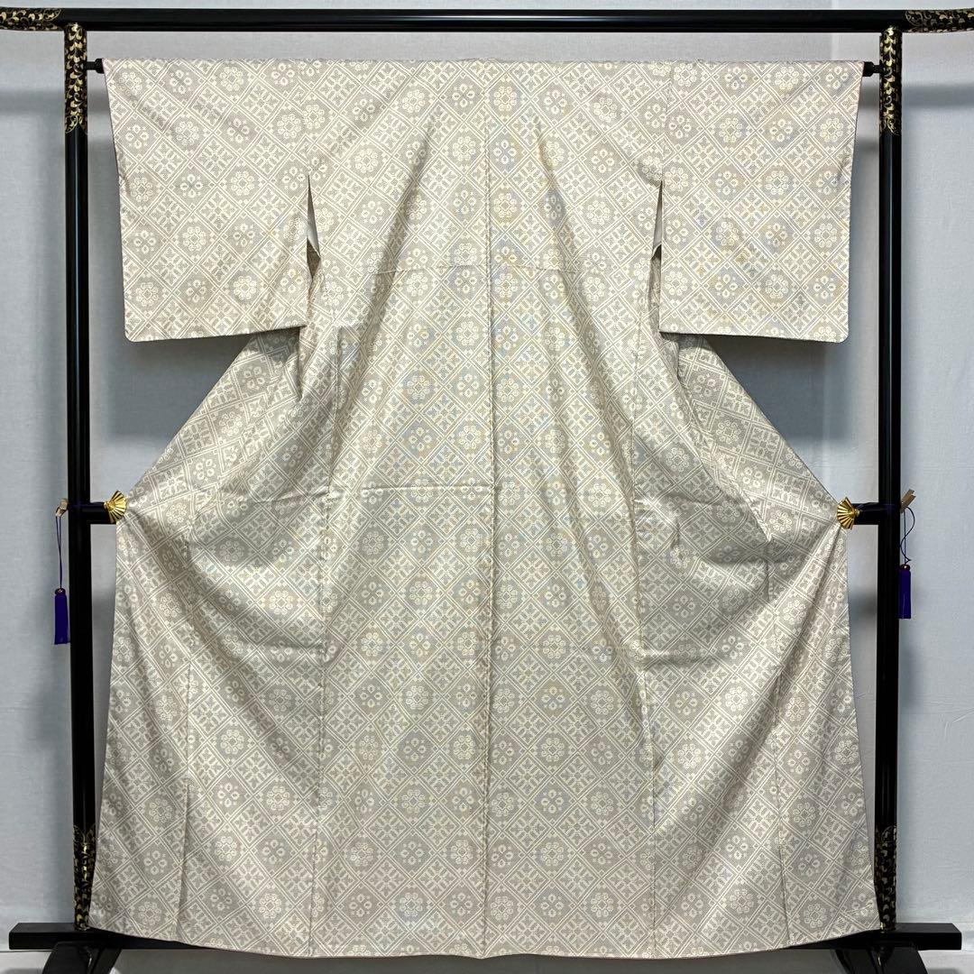 D118 本場白大島紬 華文 正絹 着物 袷 しつけ糸付き未使用極美品