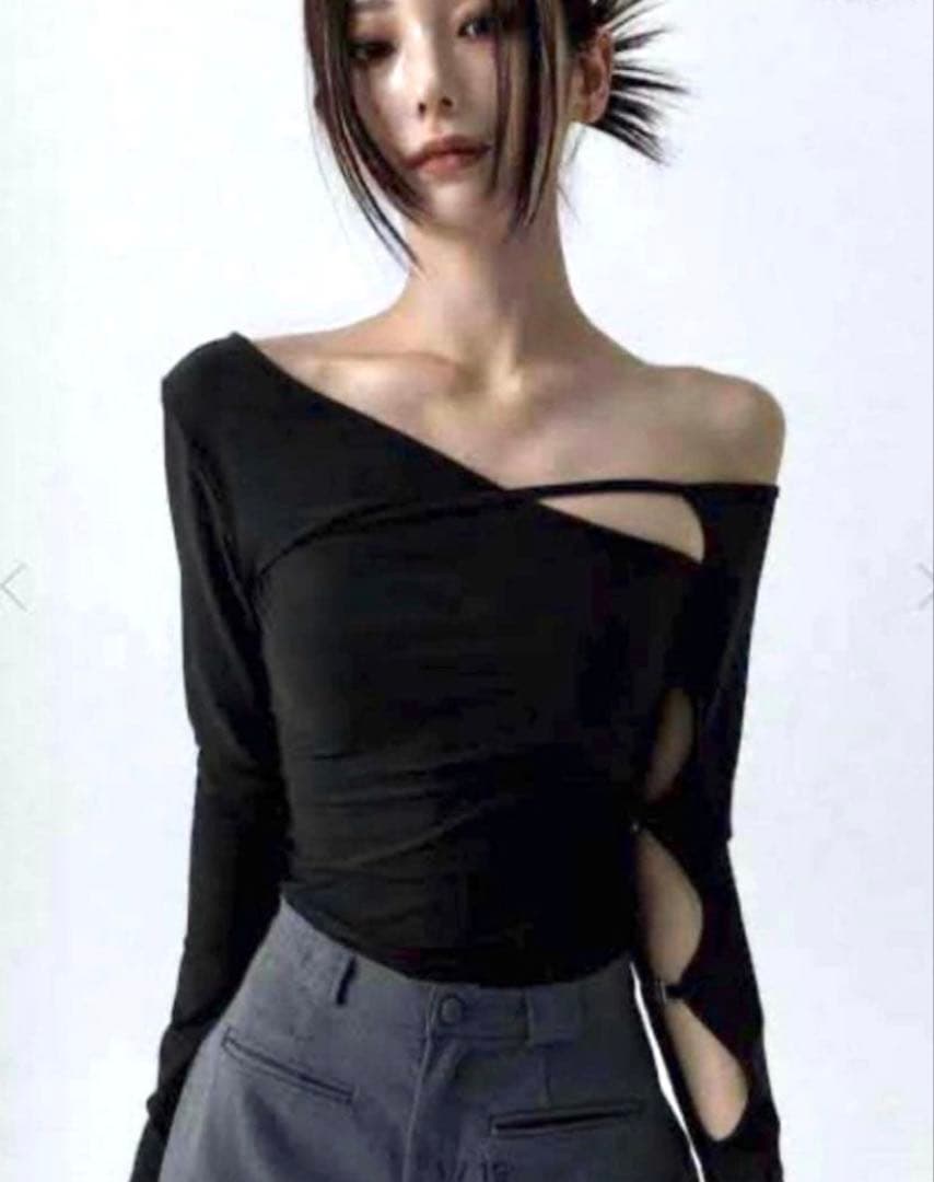 theredthread カットアウトトップス