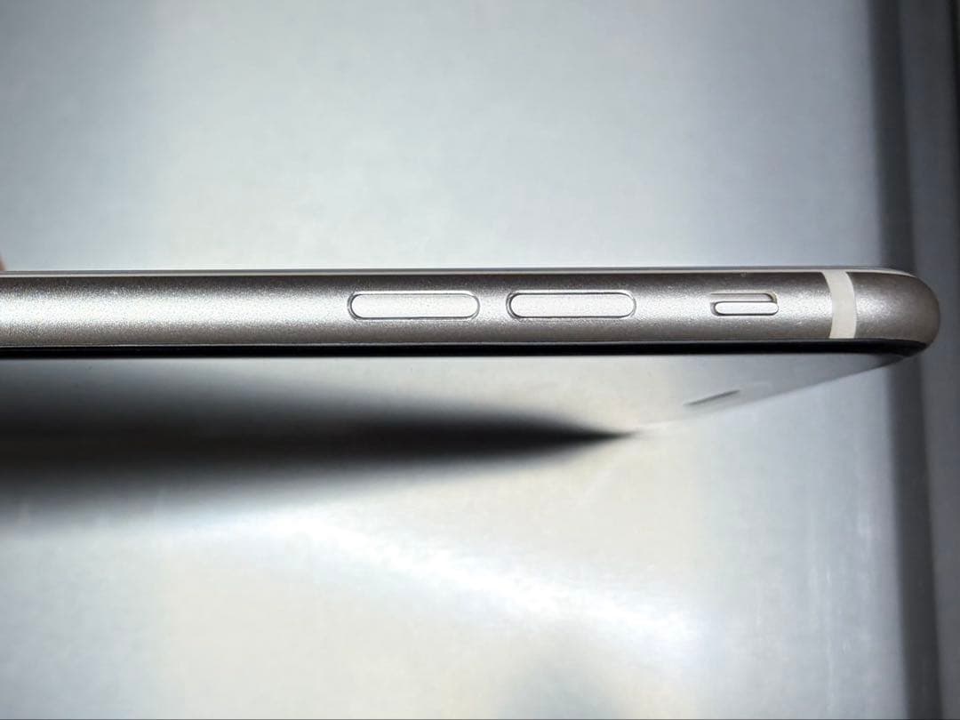 Apple iPhone SE3 128GB スターライト