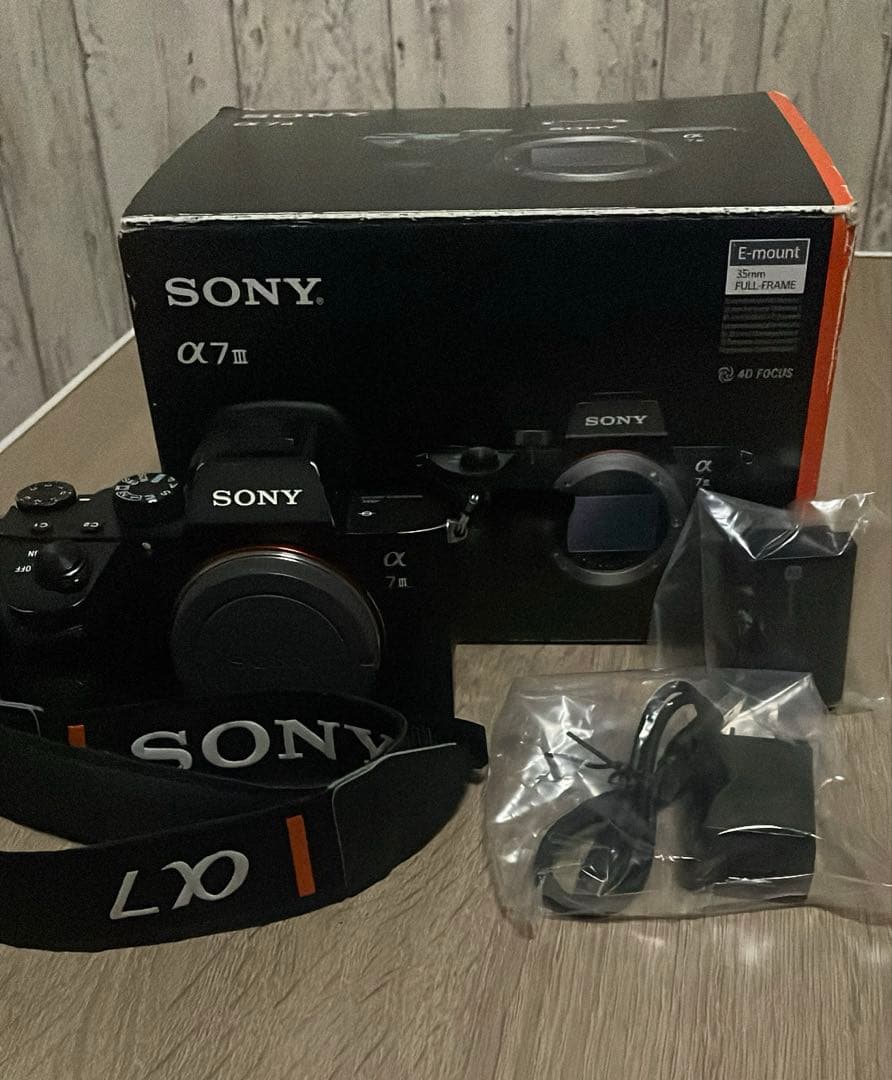 y*y様 動作確認済み！説明書ありの箱付きα7iiiボディ＋バッテリー+充電ケー