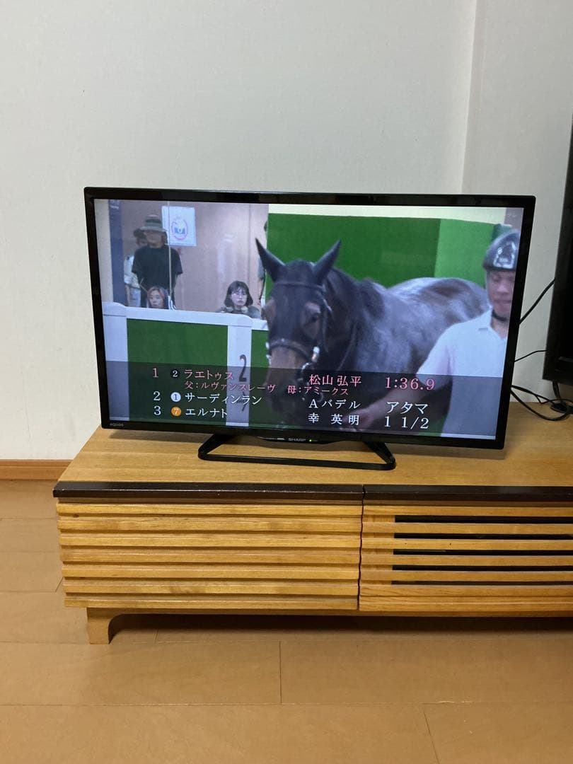 ☆お買い得！SHARP AQUOS 32V型液晶テレビ2017年　超美品おまけ