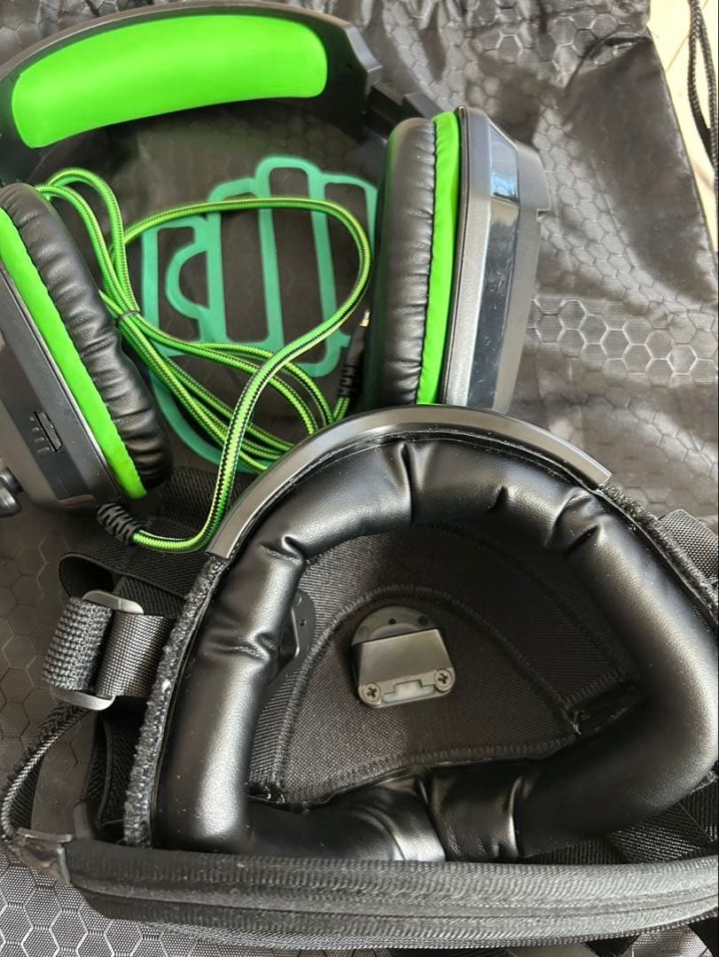 ゲーミングヘッドセット 緑色 ノイズキャンセリング