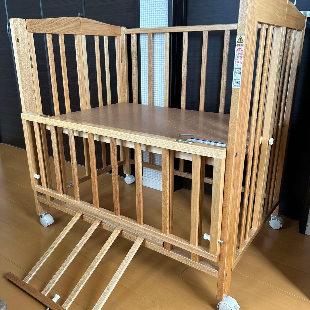 【美品】カトージ　ベビーベッド折り畳み