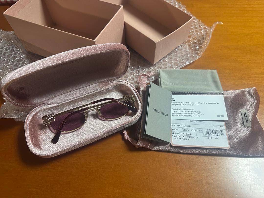 n*u様 MIUMIU ミュウミュウ サングラス 赤 ピンク アイウェア 希少品