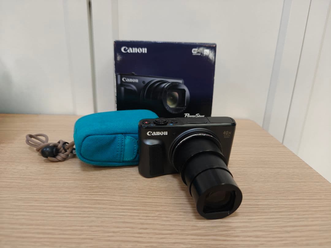 キャノン　Canon PowerShot SX720HS