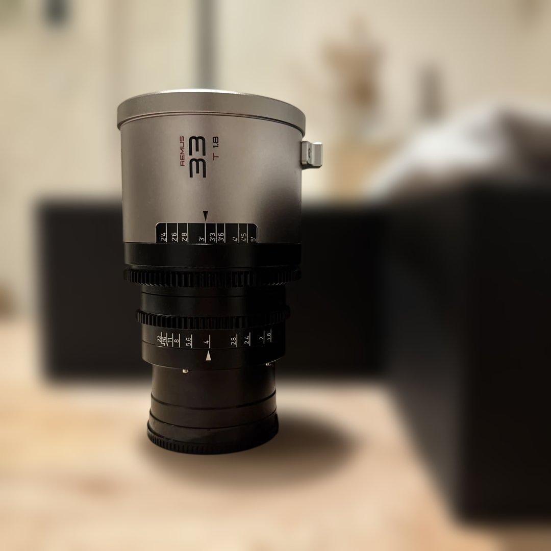 Blazar アナモルフィックレンズ　Remus 33mm T1.8 1.5x