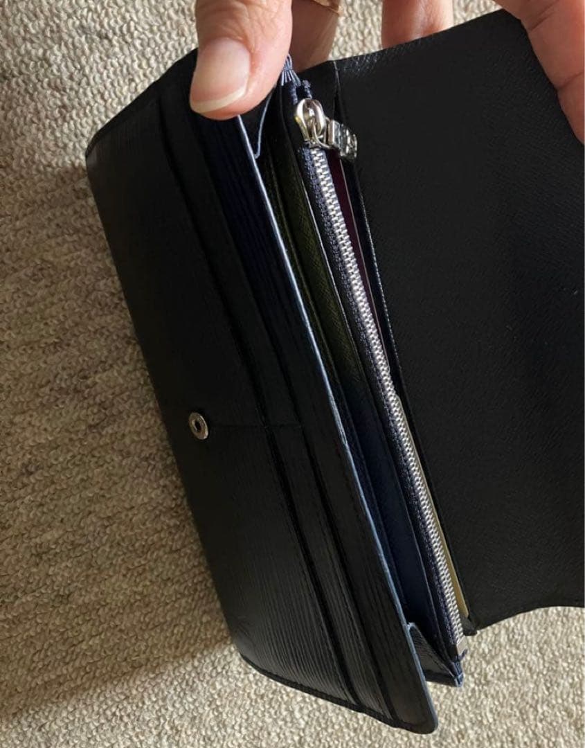 Louis Vuitton エピレザー 長財布 ネイビー