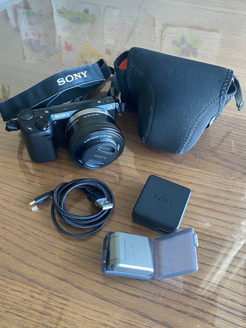 【美品】sony NEX-5T 16-50レンズ付き
