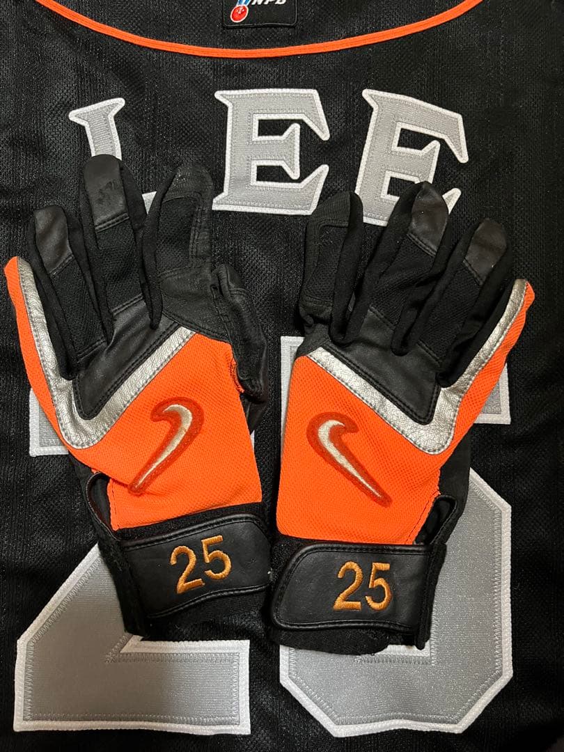 読売ジャイアンツ　李承燁　実使用　バッティンググローブ　巨人　ナイキ