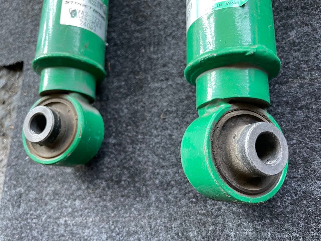 プレマシー　TEIN ネジ式車高調　　CWEFW CREW