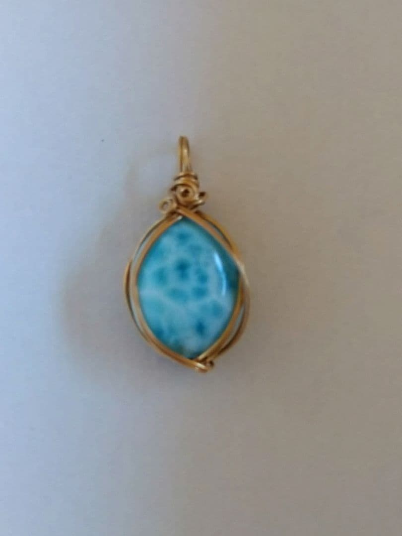 お値下げしました!!天然石ラリマーペンダントトップ。ドミニカ共和国。