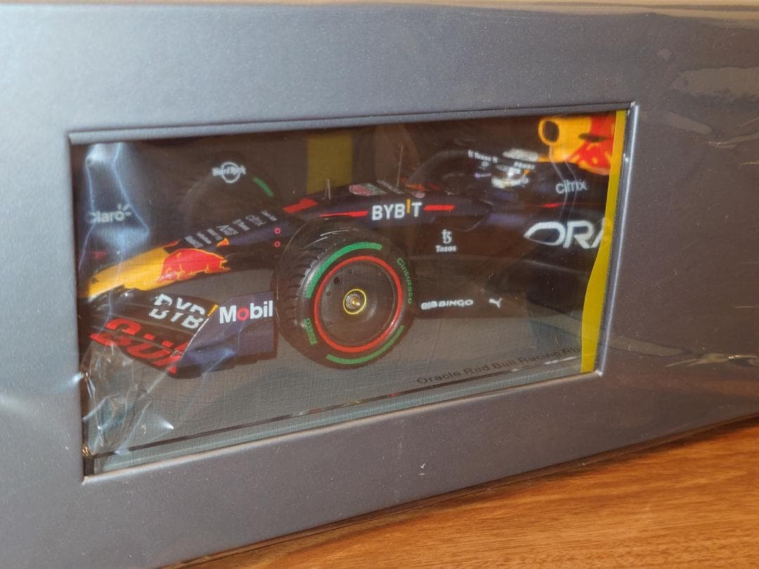RedBull RB18 1／18 Winner Japanese GP　未開封